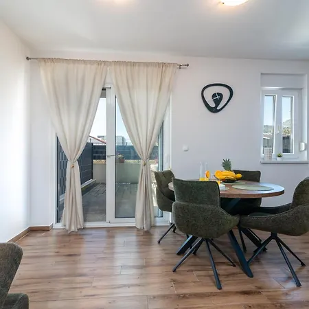 Apartment Argola *