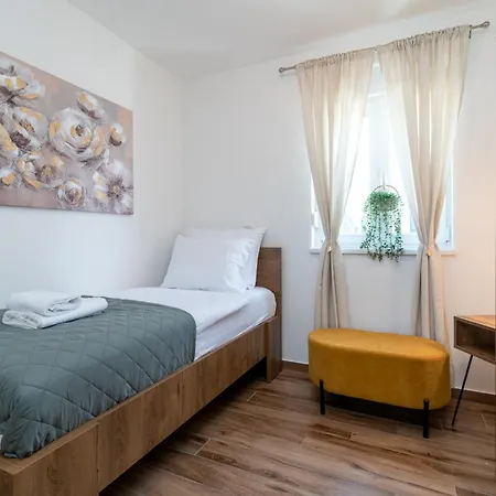 Argola Apartment *