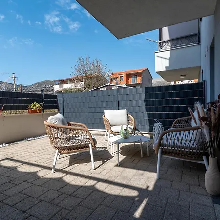 Argola * 特罗吉尔